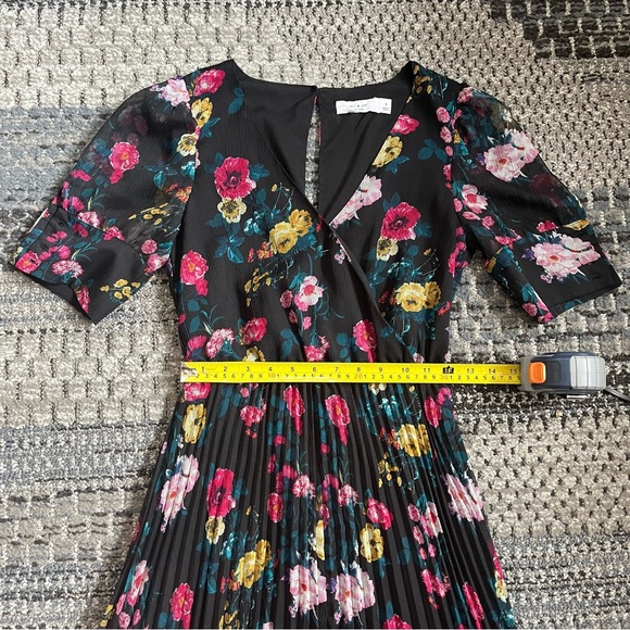 Ali & Jay Black Floral Angels Flight Pleated Surplice Dress Size Small - Picture 2 of 12